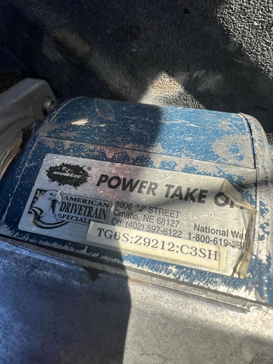 Muncie PTO with Parker pump