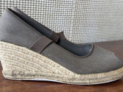 Sz 8 Women’s Espadrille Sandle