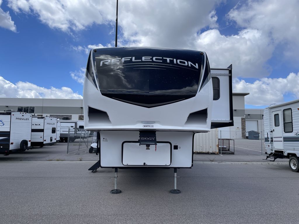 Used 2022 Grand Design Reflection 337RLS