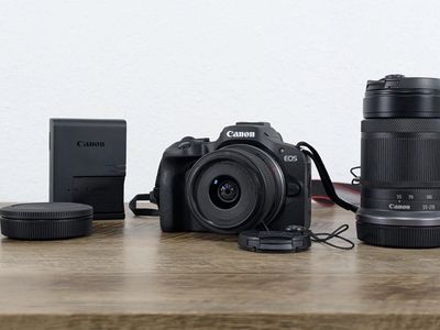 Canon r100 2 lenses