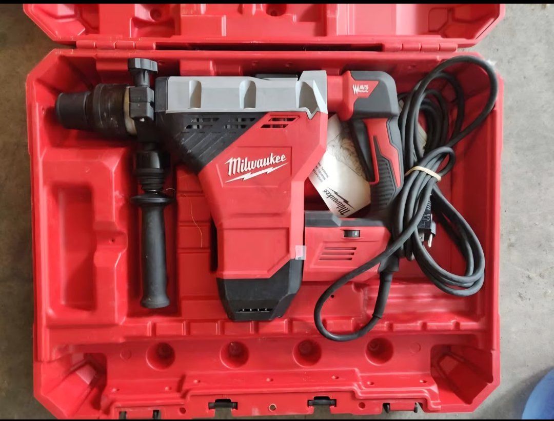 Milwaukee 5346-21 1-3/4" SDS-Max Rotary Hammer Drill with Case, 120V 15A