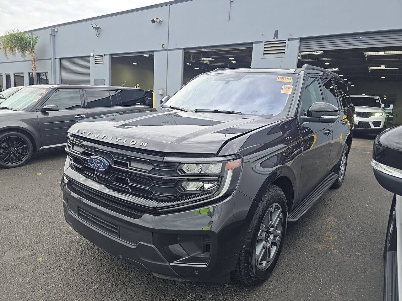 2025 Ford Expedition Active