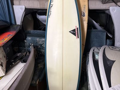 Brand new shred alert, 6'2" surfboard, 700.00 DAN TAYLOR SURF BOARD 400.00