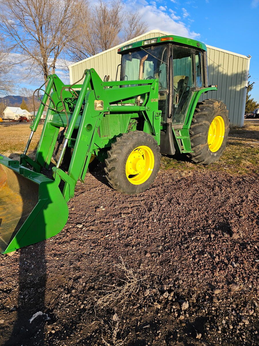 John Deere 6400