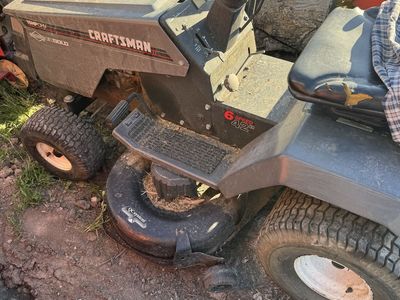 Lawn and garden tractors
