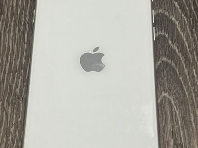 Iphone SE - 64GB - 3 GEN - Unlocked