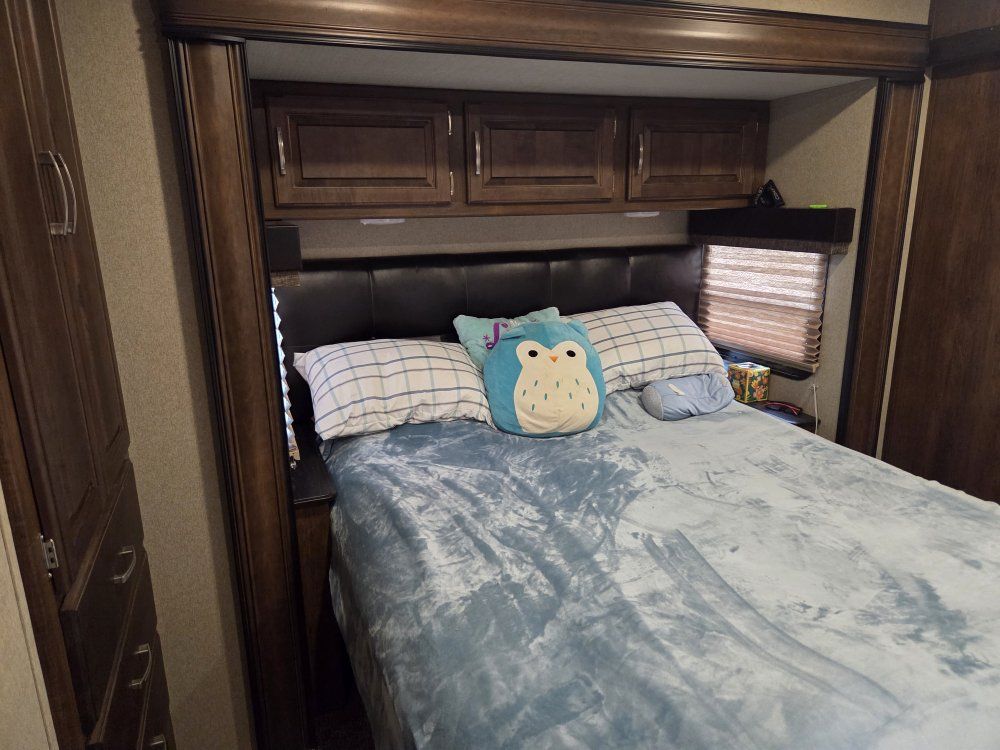 Main image 13