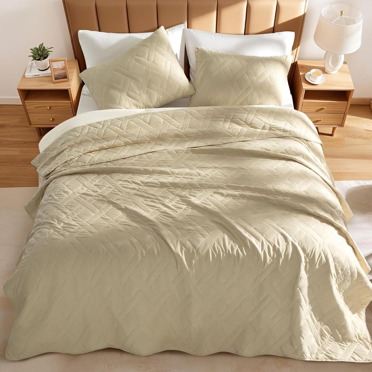NEW Quilt Set All Seasons (Beige,Queen) 1 comforter, 2 pillow
