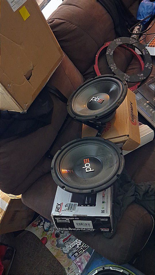 Power Acoustic 1900W 2-Ohm Stable Mosfet Car Power Amplifier - 2 12" power bass subs like new