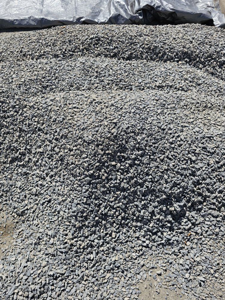1/2" blue walking chip gravel