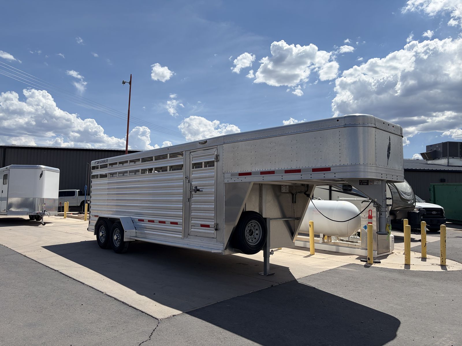 2026 Featherlite Trailers 8117-6720 GN