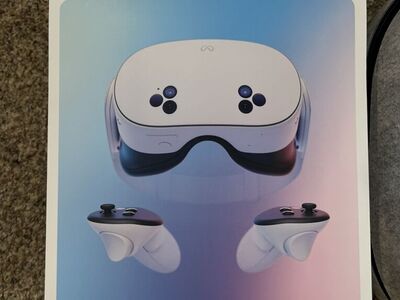 Meta Quest 3S New Unused + Carrying Case