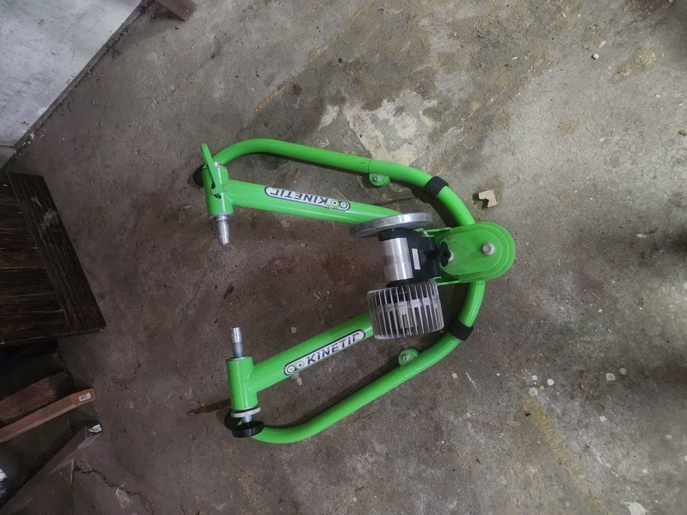 Kurt Kinetic Rd Machine Fluid Sttary Bike trainer