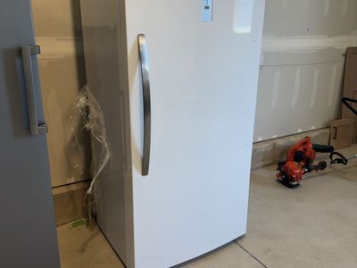 New scratch and dent FRAE2024AW- Frigidaire 20 CuFt Single Door Refrigerator
