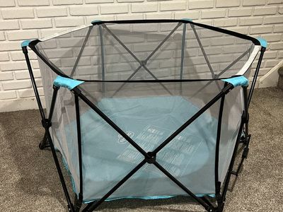 Regalo Play Pen