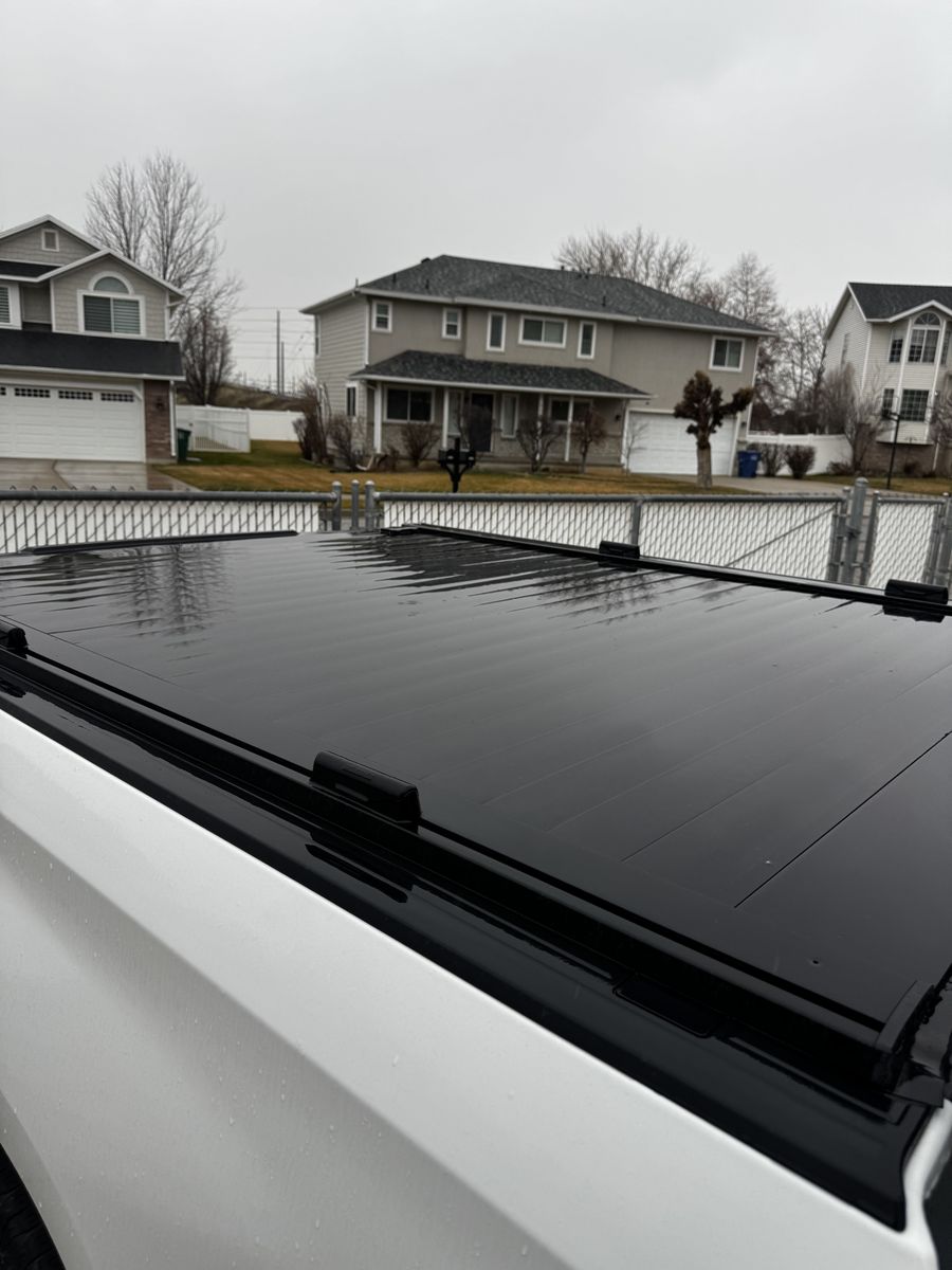 RetraxPRO XR Retractable Truck Bed Tonneau Cover, Black, Fits GM Sierra/Silverado 1500 (2019+)