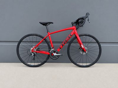 Trek Domane AL 4 Disc Road Bike – Hydraulic Tiagra – 52 cm – Excellent Condition