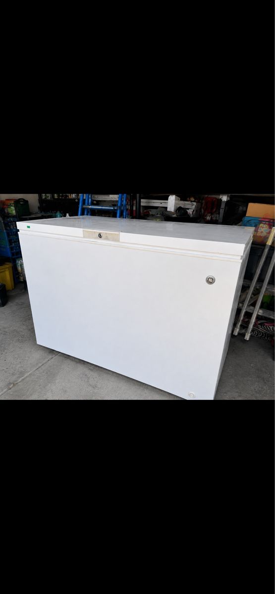 GE White Chest Freezer with Storage Baskets