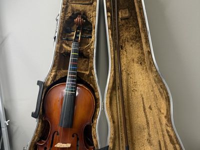 1987 E.R. Pfretzschner 4/4 Student Violin W/ Bow & Case - NEEDS NEW STRINGS