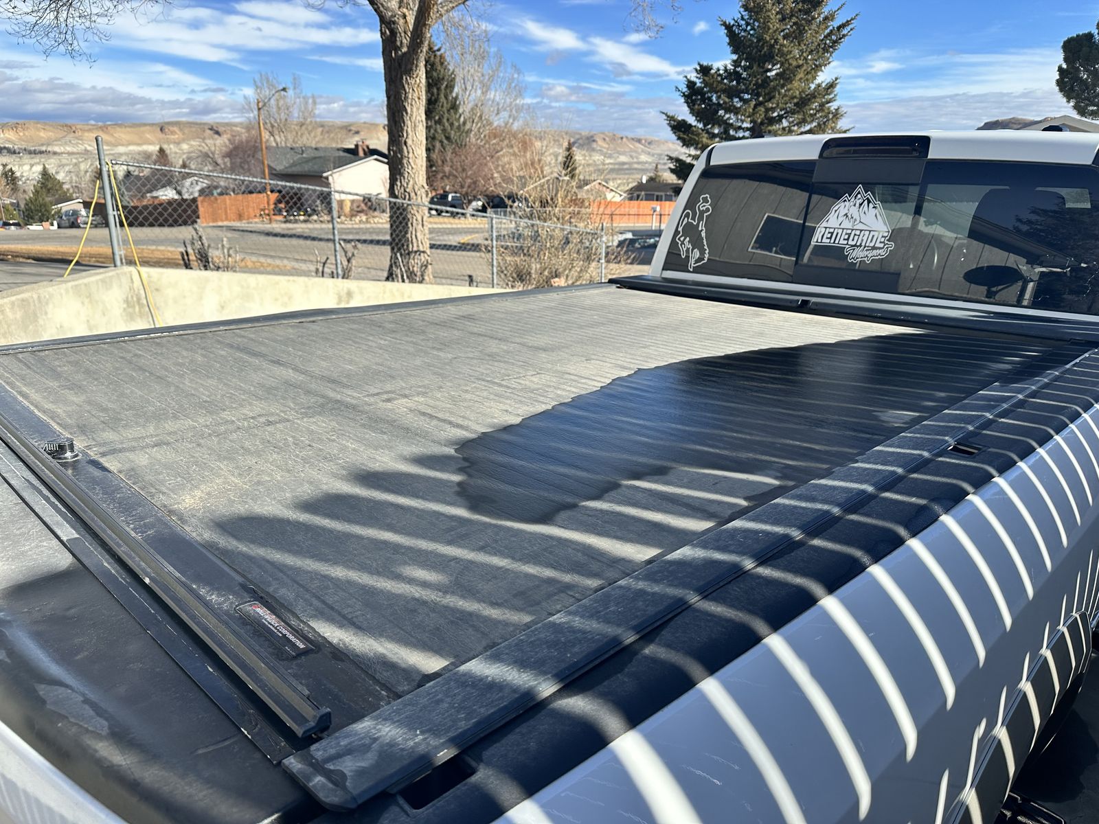 8 ft bed roll and lock tonneau cover