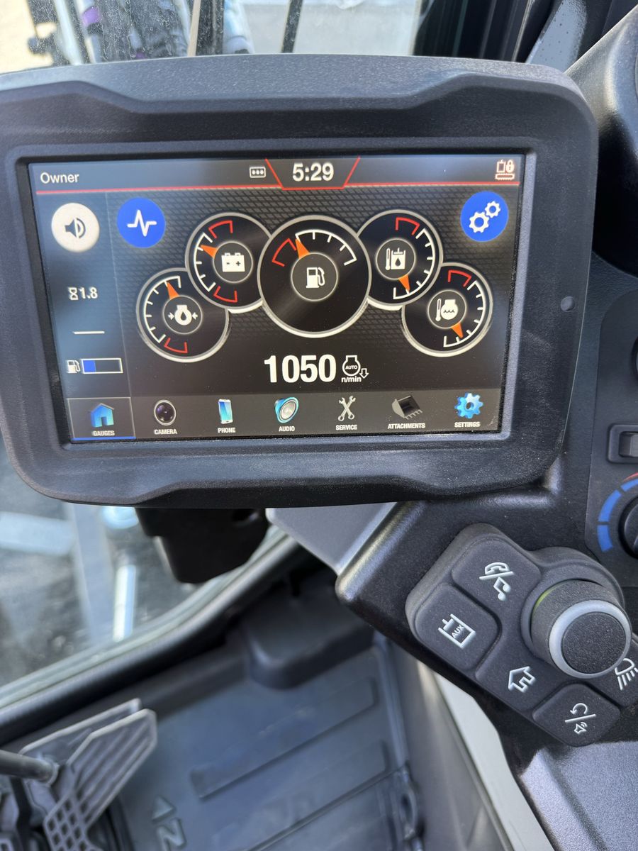Main image 6