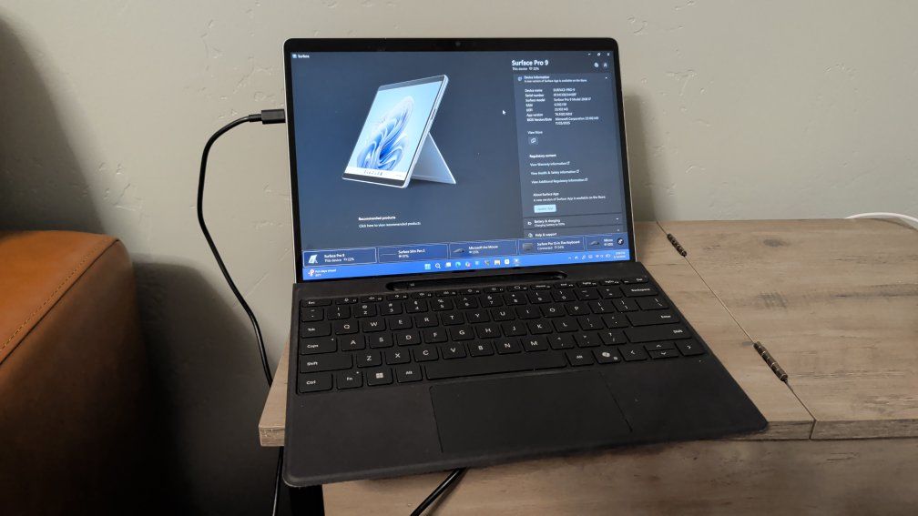 Microsoft Surface Pro 9, Intel i7, 16gb RAM, 512gb SSD with Wireless Surface Flex Keyboard Cover and Slim Pen 2