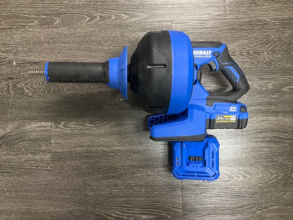 KOBALT KDA 124B-03 35FT GALVANIZED DRAIN AUGER W/ CHARGER AND 4.0 AH BATTERY