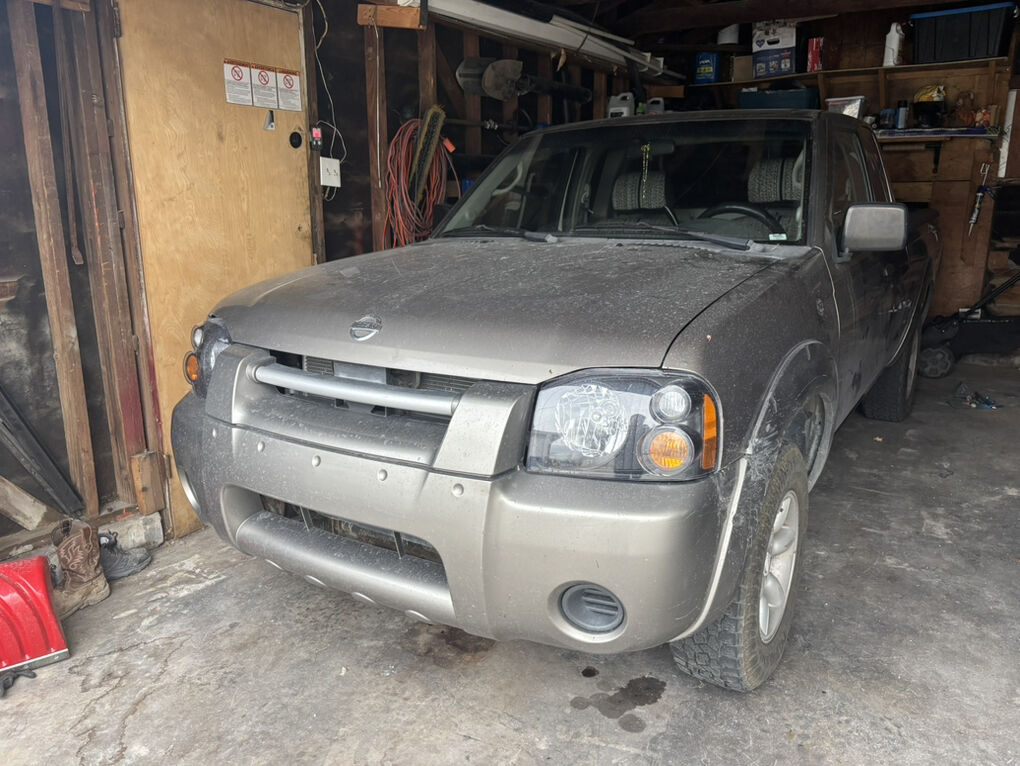 2003 Nissan Frontier XE
