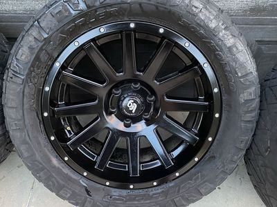 Set of 4 LRG Black Wheels and Nitto Ridge Grappler Tires 305/50R20
