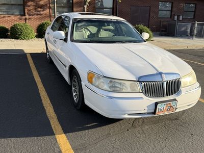 2001 Lincoln Town Car Signature