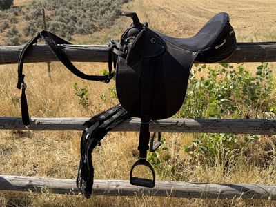 Down Under Saddle 17 Inch seat