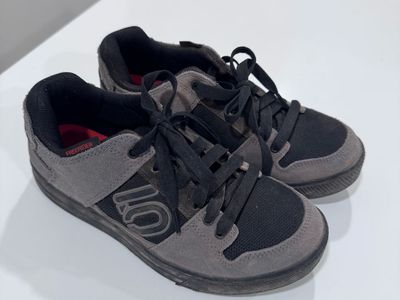 Five Ten Freerider Mountain Bike Shoes - Gray/Black - Size 8