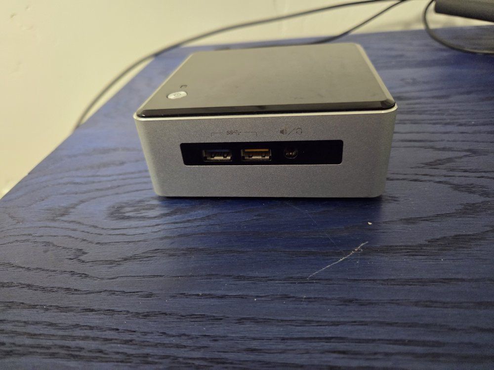 Intel NUC5i5RYH Mini PC
