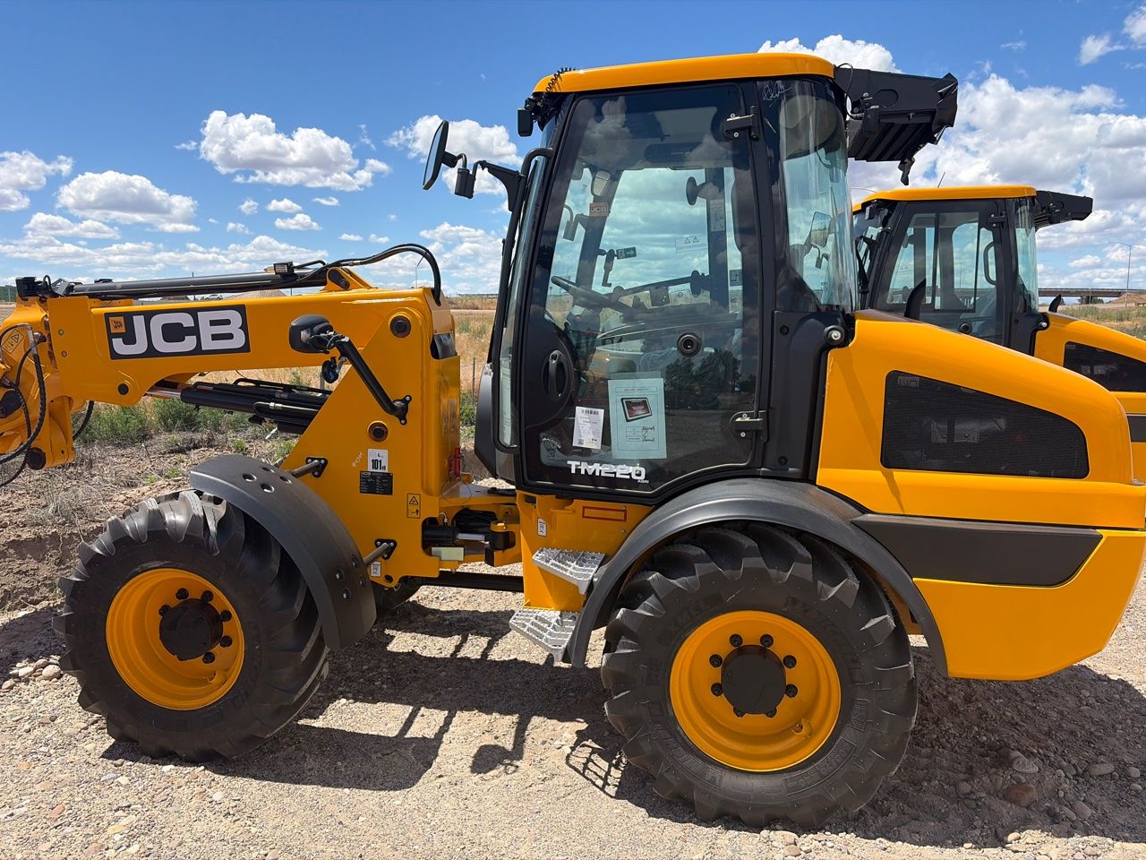 2025 JCB TM220