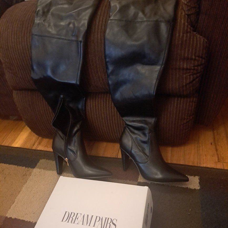 Womens new Dream Pairs black boots 