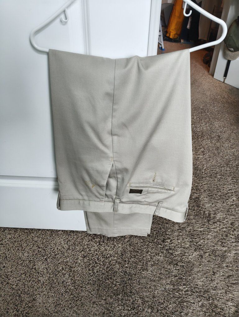 Mens khakis size 36x32