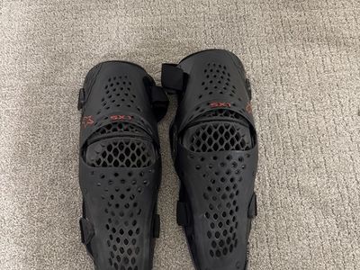 Alpinestars SX-1 Knee Guards Black