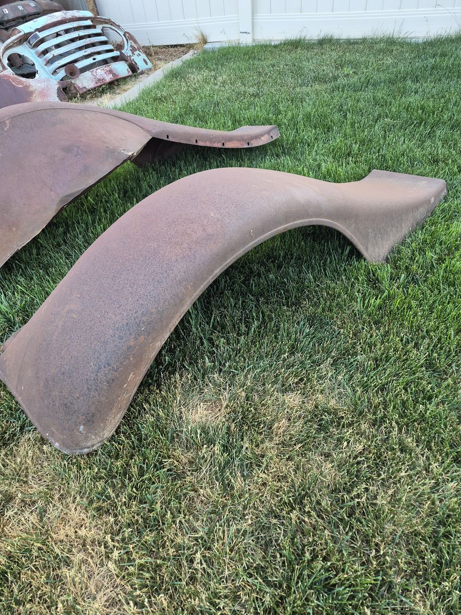 1935 Diamond  T truck fenders