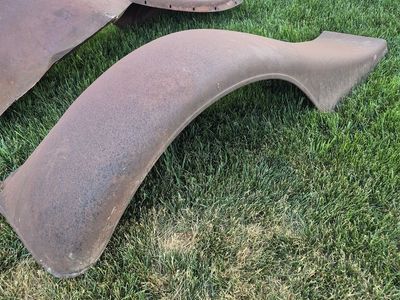 1935 Diamond T truck fenders