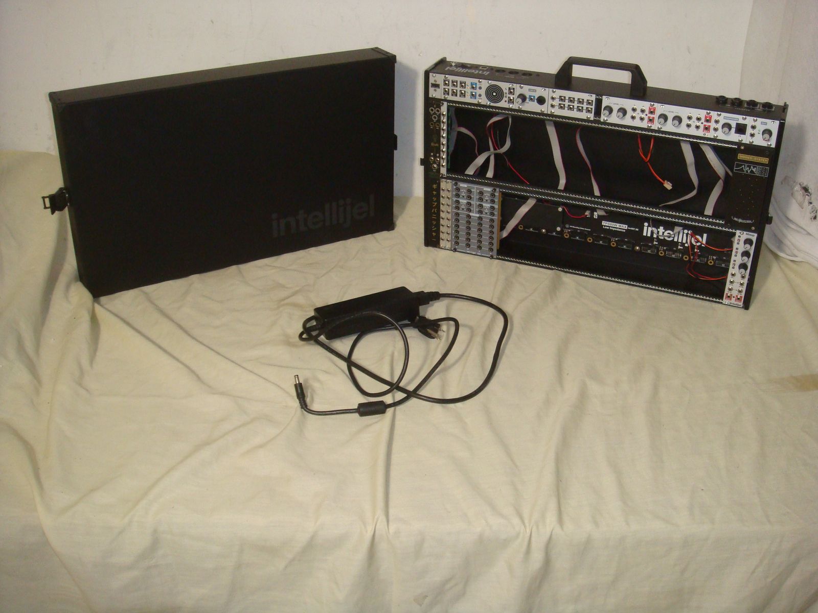 INTELLIJEL 7U PERFORMANCE CASE W TPS80 BUSBOARD, BEHRINGER 173 QUAD MODULE,   MIXUP MIXER +