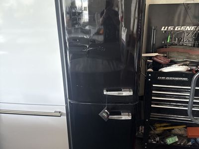 SMEG FAB32ULBL3 Retro Black Bottom Freezer Refrigerator - 50s Style, Free-Standing
