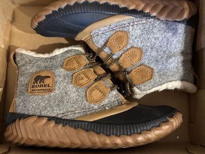 Little Kids SOREL Winter Boots Size 1