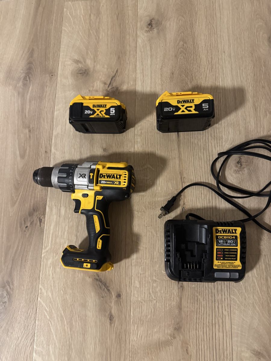 DeWalt 20V MAX XR Brushless Drill/Driver Kit with (2) 5.0Ah Batteries & Charger