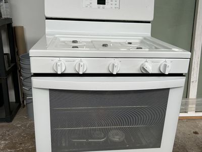 Whirlpool White Gas Range/Stove with 4 Burners
