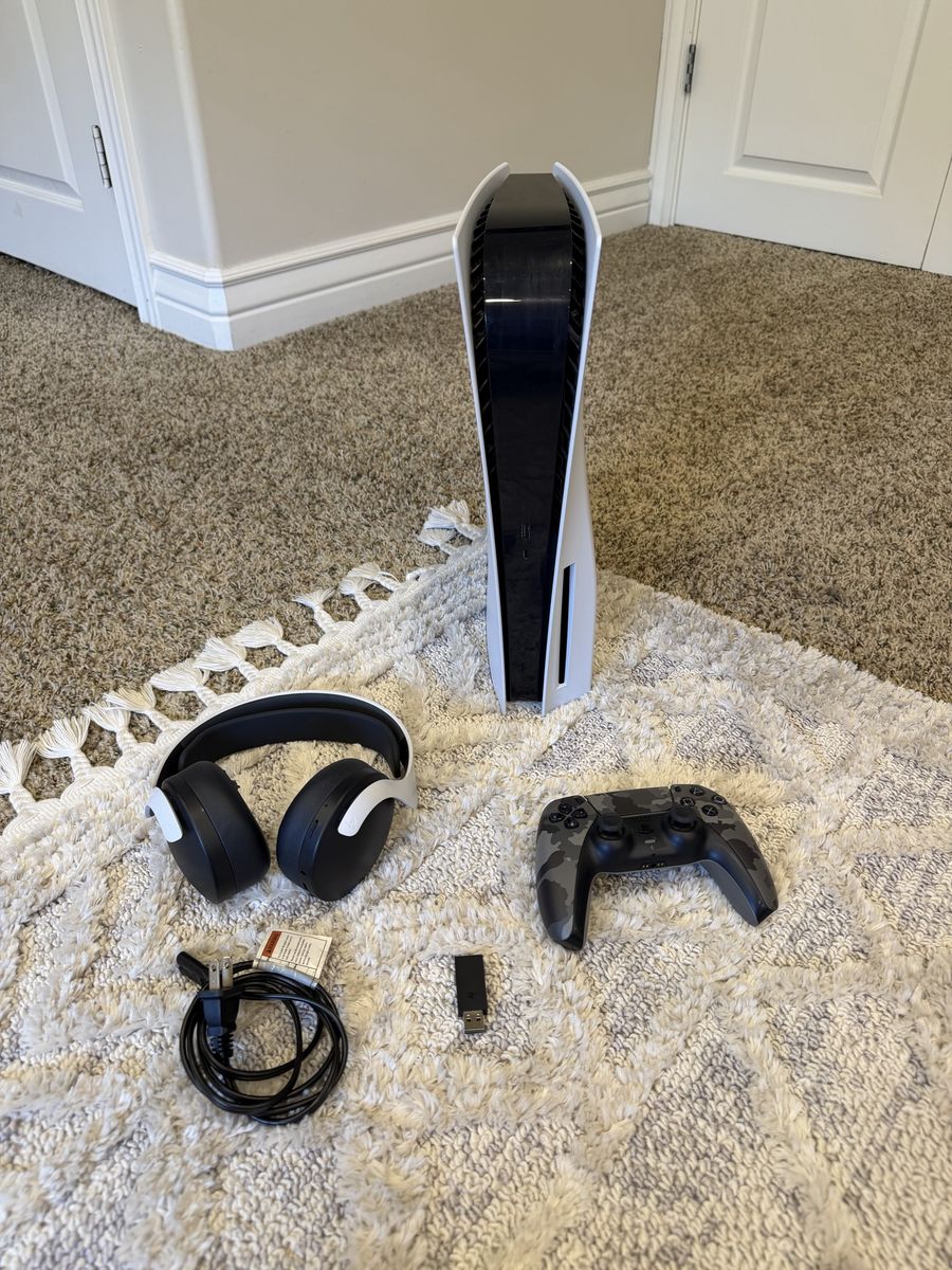 Sony PlayStation 5 PS5 Disc Console with Controller & Headset - Used