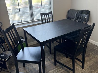 Kitchen Table & Chairs