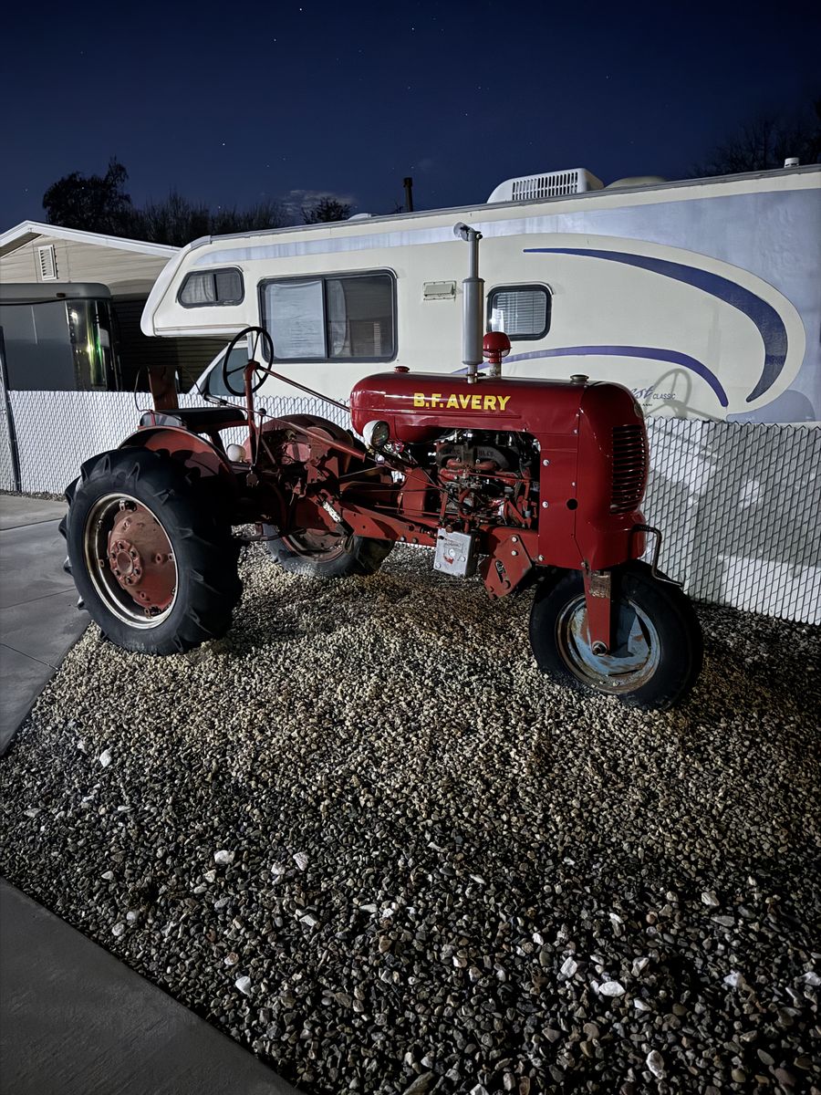 Antique Tractor 1948 B.F. Avery