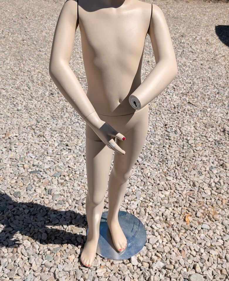 Main image 3