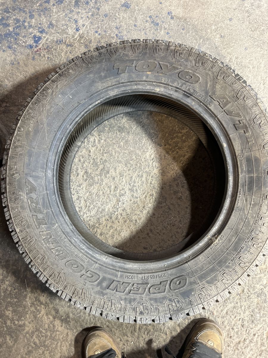 Toyo A/T 225/65/R17