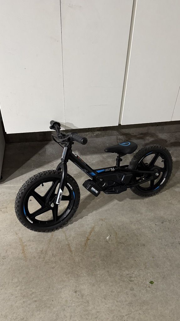 STACYC Brushless 16eDRIVE Electric Balance Bike.